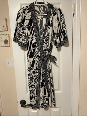 BCBGMaxAzria Black and White Floral-Graphic Dress